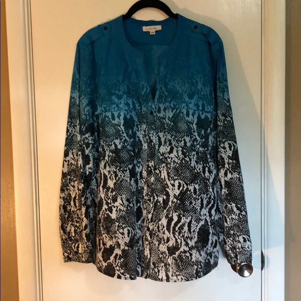 Calvin Klein Women’s L dress shirt animal print
